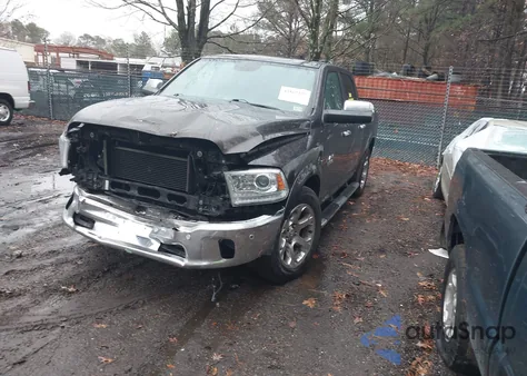 2017 Ram 1500 Laramie 4X2 5'7 Box z USA, uszkodzony, nr VIN 1C6RR6NM5HS576900